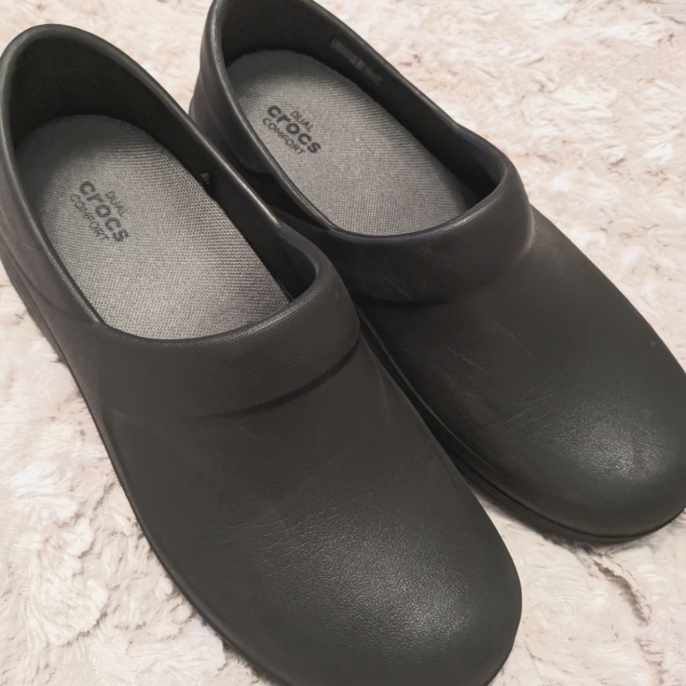 Crocs size 8